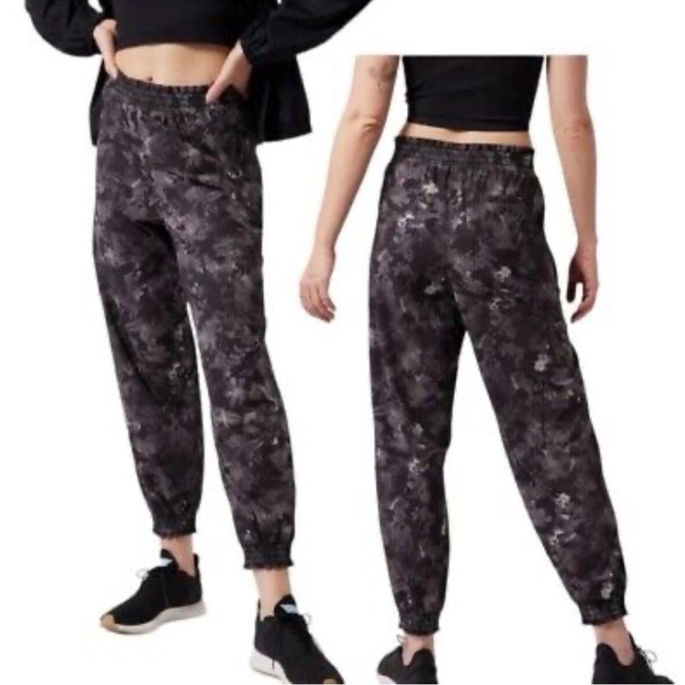 Athleta Savannah Floral jogger - 12P - Black/White/Gray